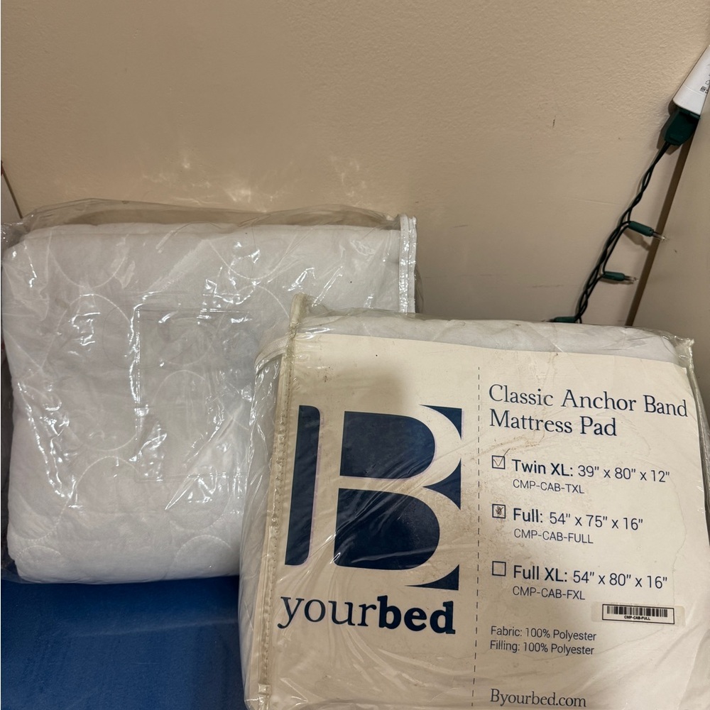 Classic Anchor Band Mattress Pad - White